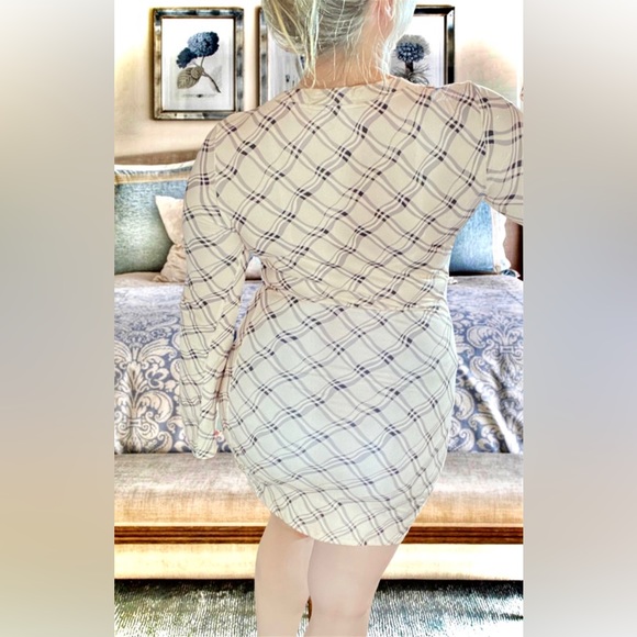 Plaid Dress with Flared Sleeves M - Picture 15 of 16